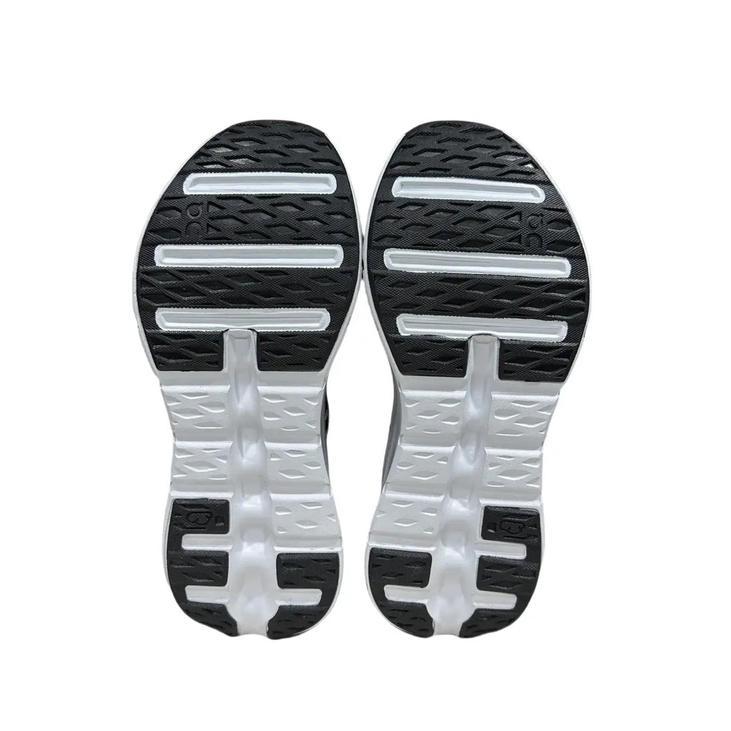 Cloudtilt Black/White