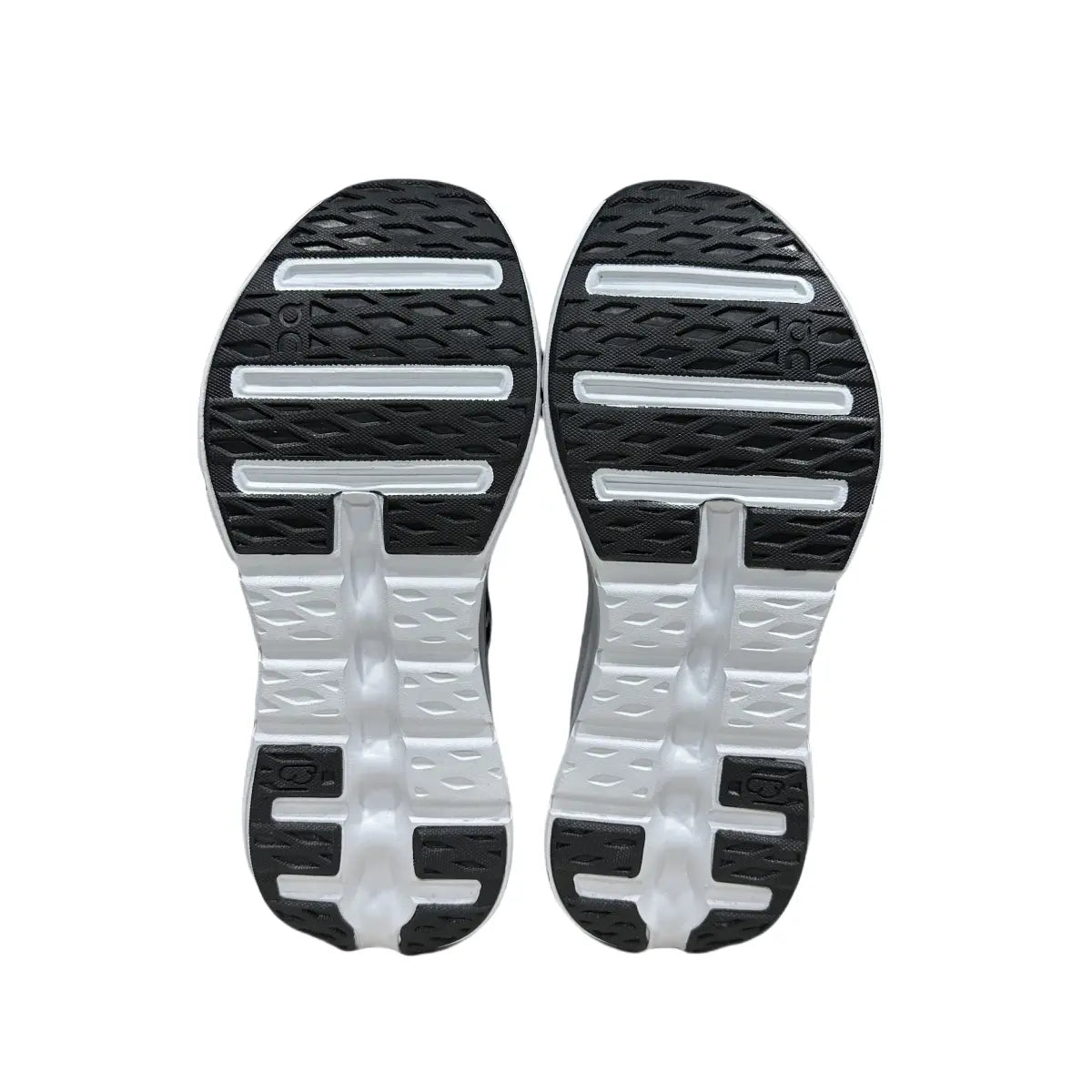 Cloudtilt Black/White