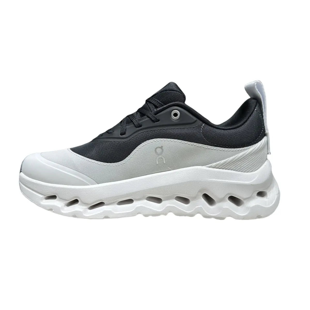 LOEWE x Cloudtilt 2.0 – Ultra-Light Comfort Sneakers for Daily Wear