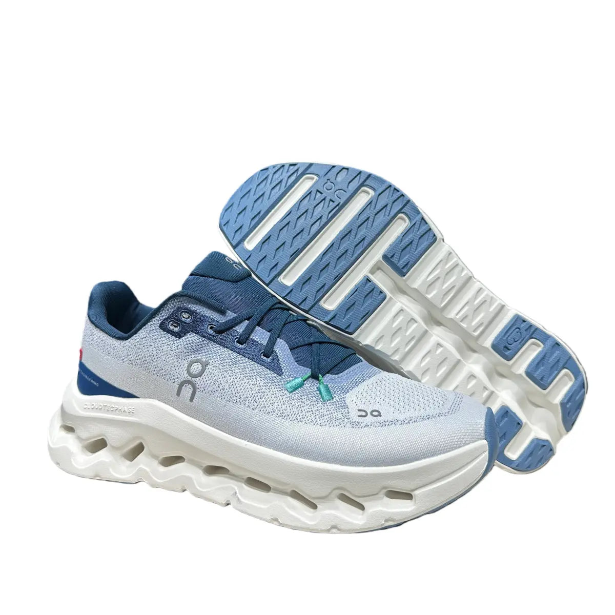 Cloudtilt White/Blue